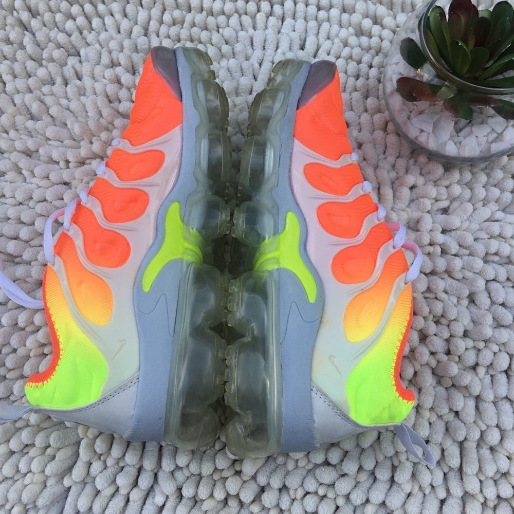 NIKE AIR VAPORMAX RUNNING SHOES 2017 - Picture 6 of 10